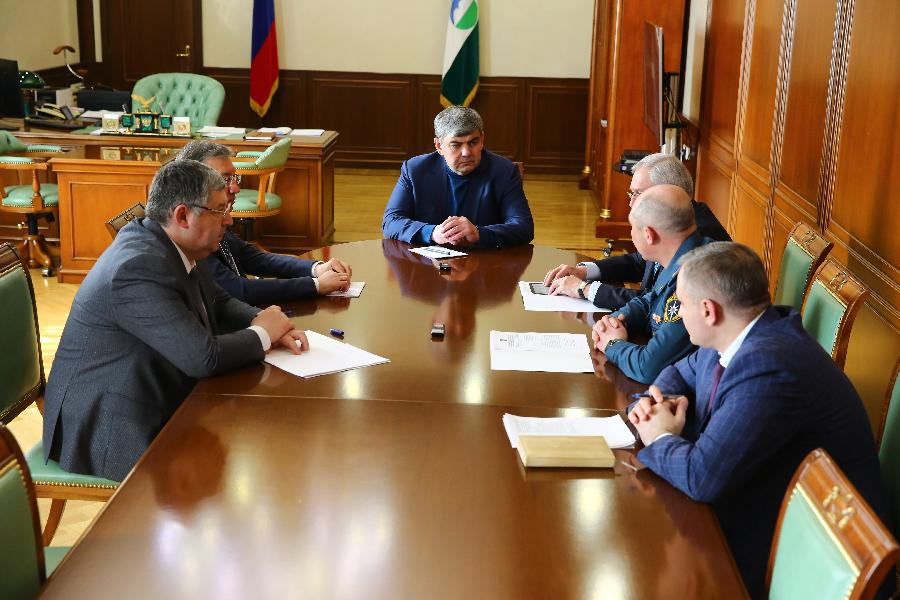 Глава КБР Казбек Коков поручил создать оперативный штаб по организации помощи беженцам из Донецка и Луганска