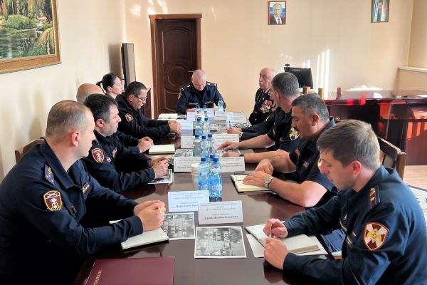 В Нальчике офицеры вневедомственной охраны Росгвардии провели круглый стол