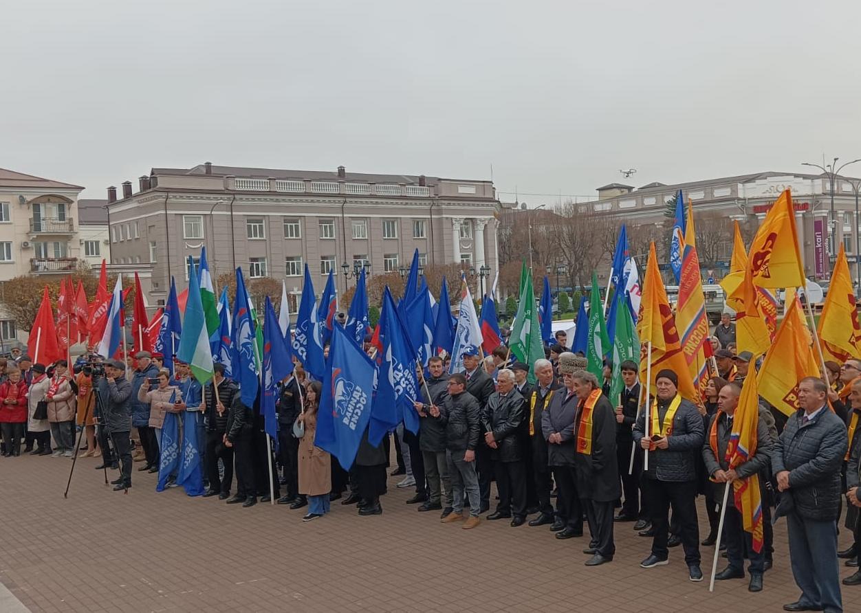 В Нальчике прошел митинг в поддержку СВО