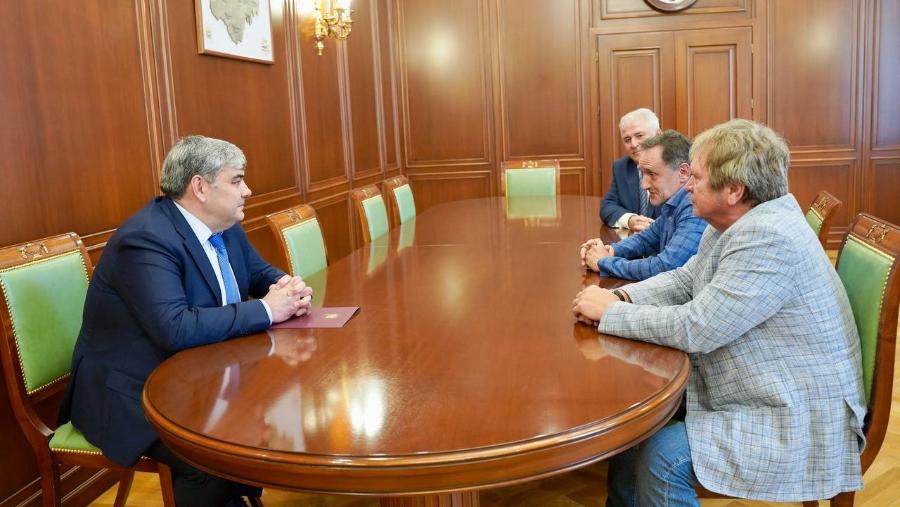 Казбек Коков встретился с главным дирижером оркестра и директором Санкт-Петербургской филармонии