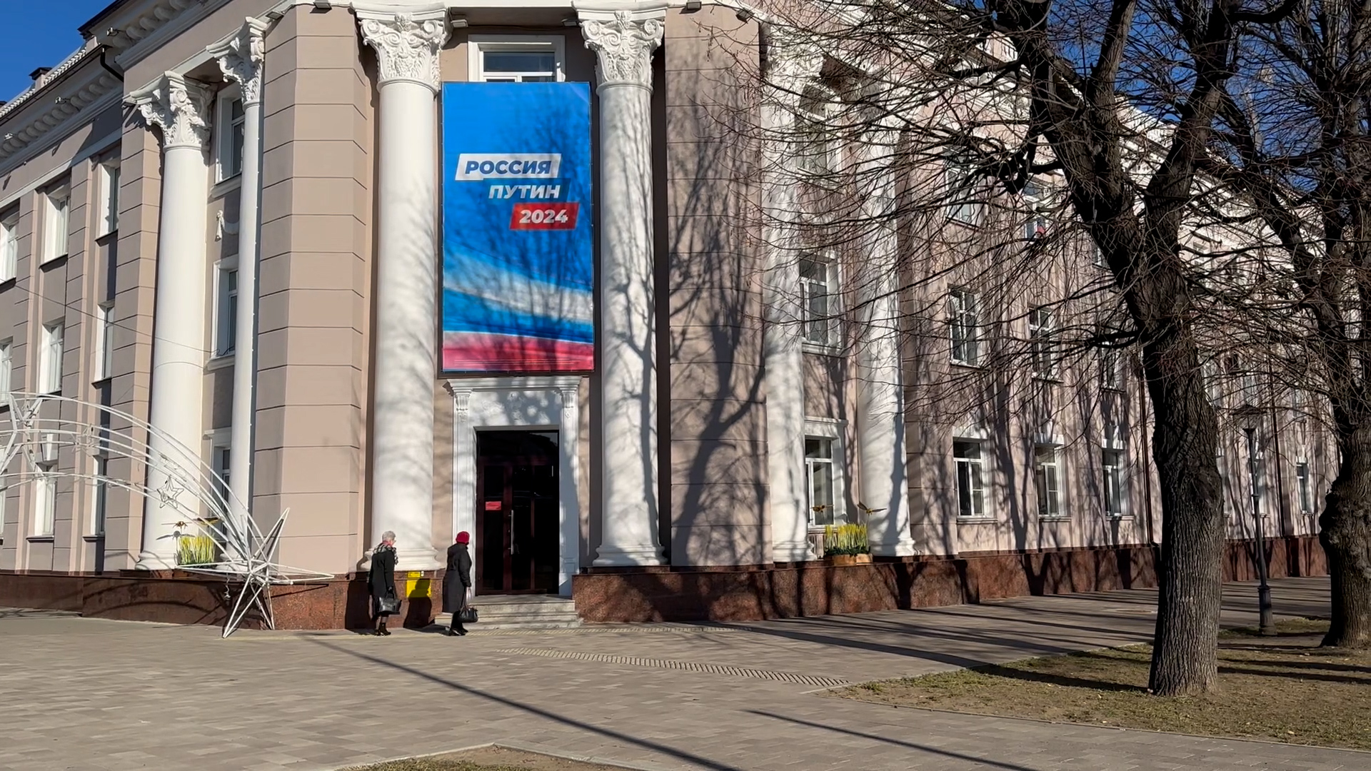 В Кабардино-Балкарии продолжается сбор подписей в поддержку выдвижения Владимира Путина