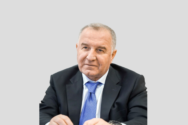  Заслуженный строитель  