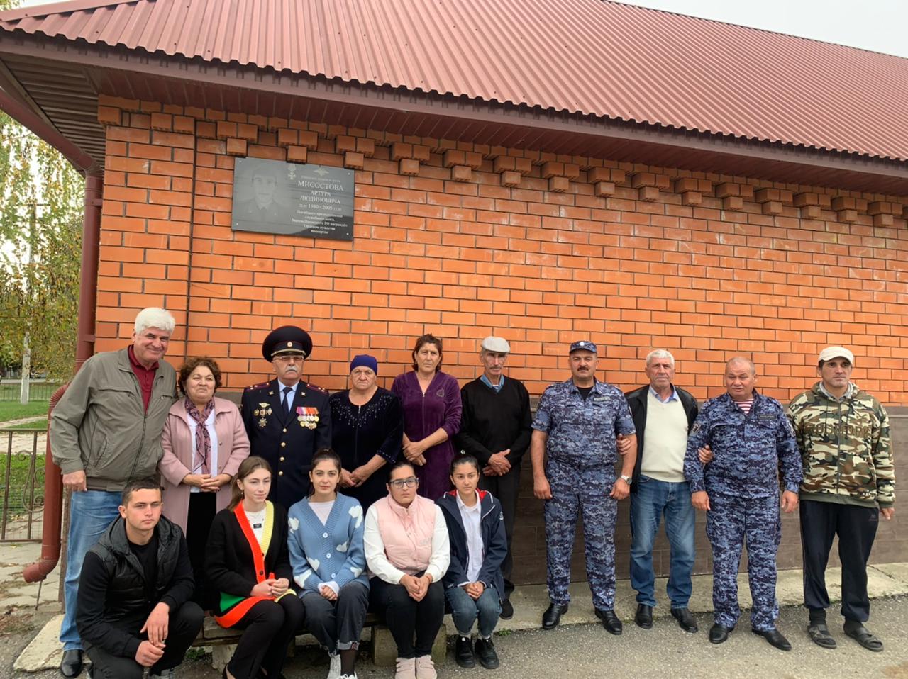 Росгвардейцы навестили родителей погибшего сослуживца