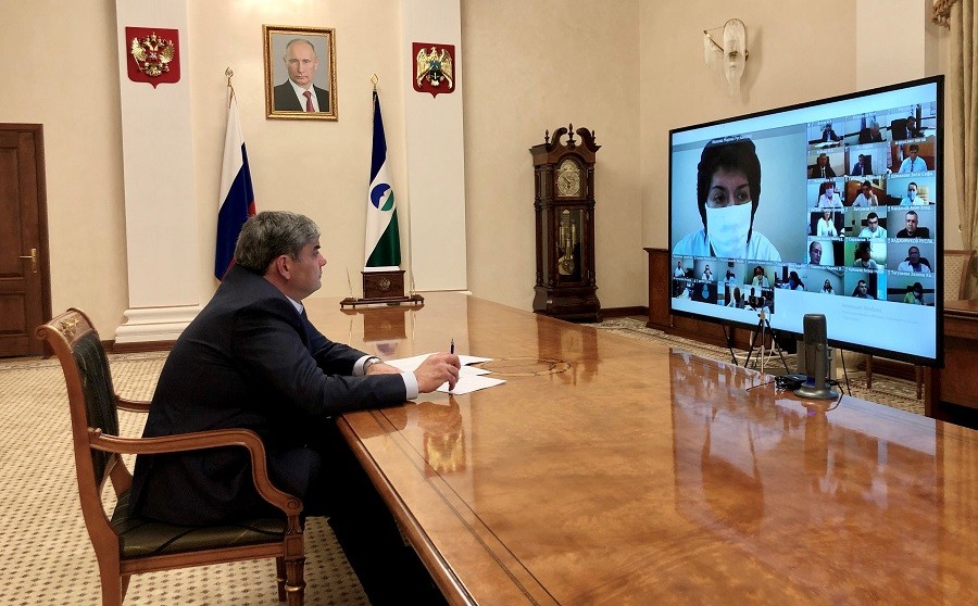Глава КБР встретился с руководителями медицинских учреждений республики 