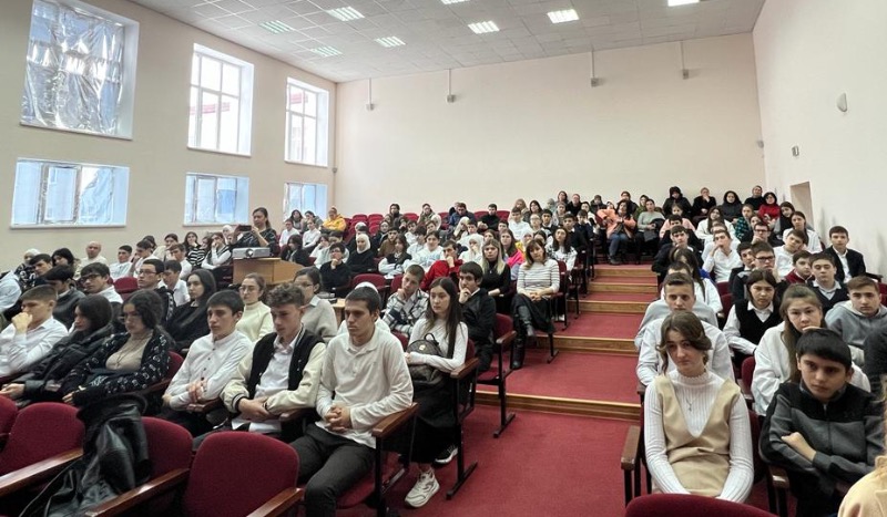 Учащиеся трех школ Нальчика приняли участие в антинаркотической акции