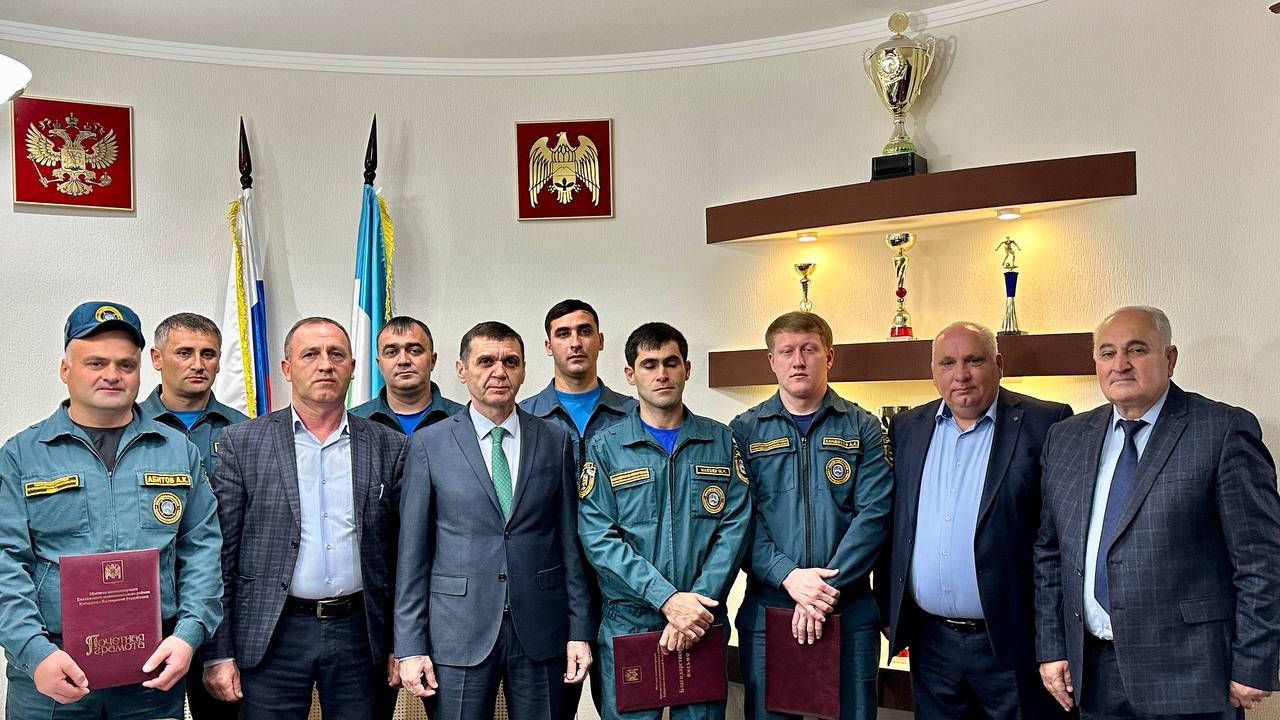 Артур Балкизов поздравил пожарных с профессиональным праздником