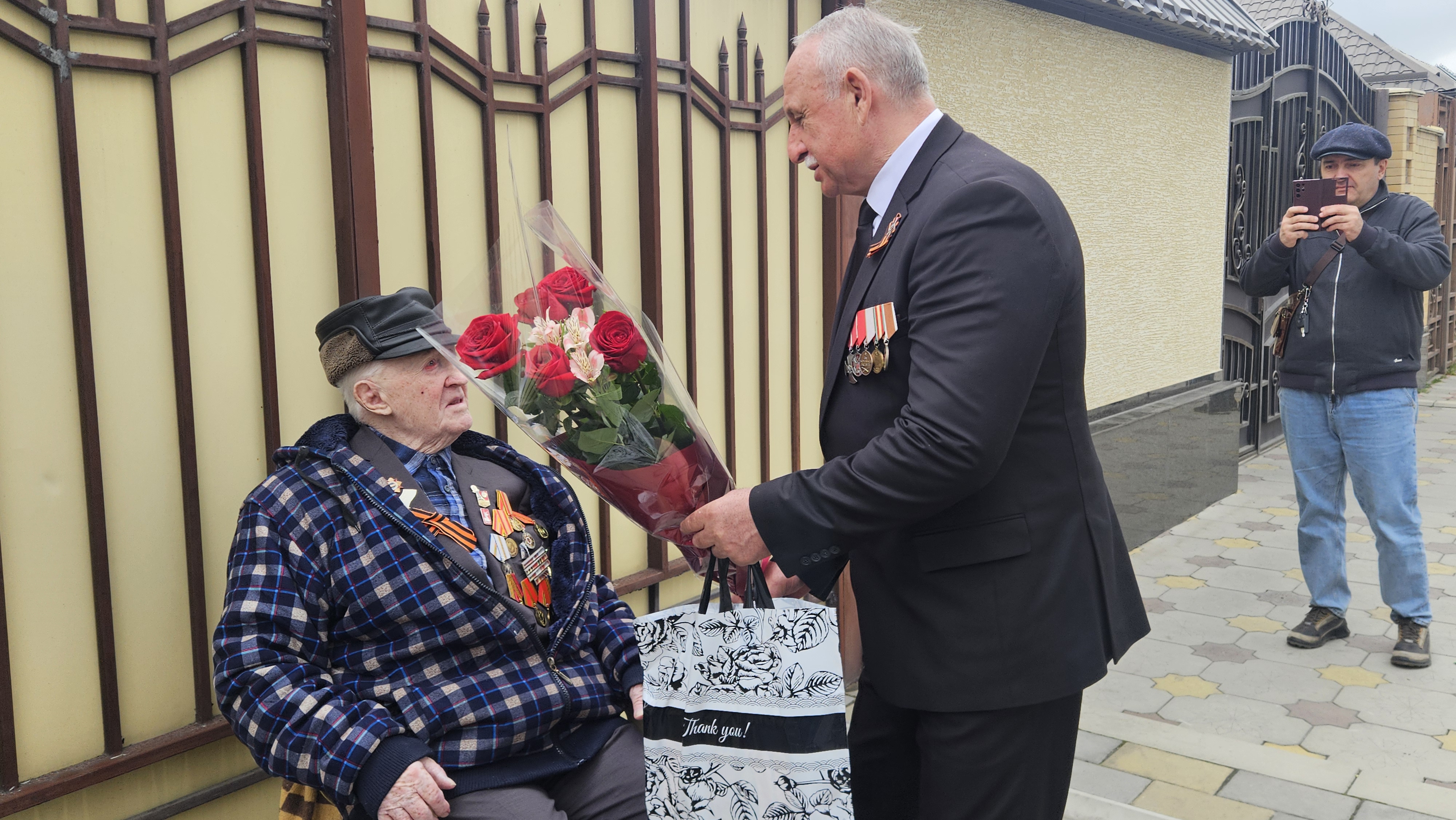 «Персональные парады» для героев