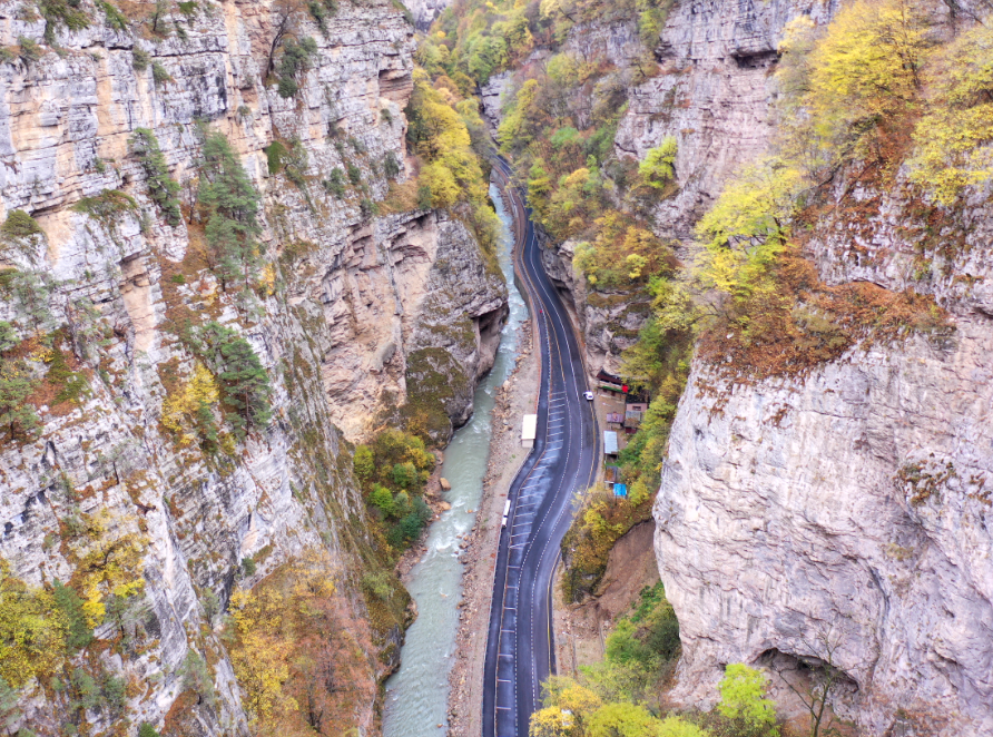 Кабардино-Балкарии обновляет дороги, ведущие к туристическим местам