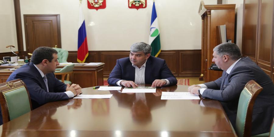 Глава КБР Казбек Коков ознакомился с проектом капитального ремонта Республиканской детской клинической больницы