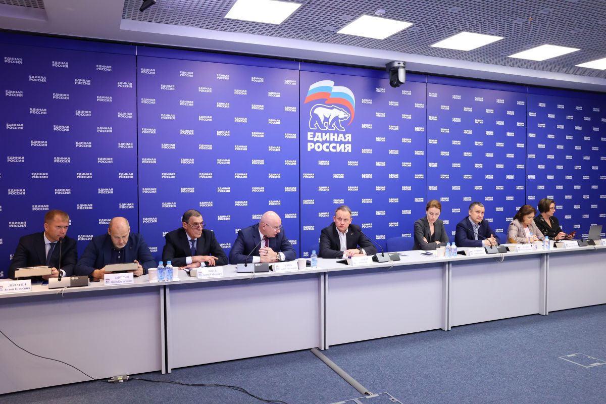 ЕР определит тех, кто лучше всего разбирается в Конституции