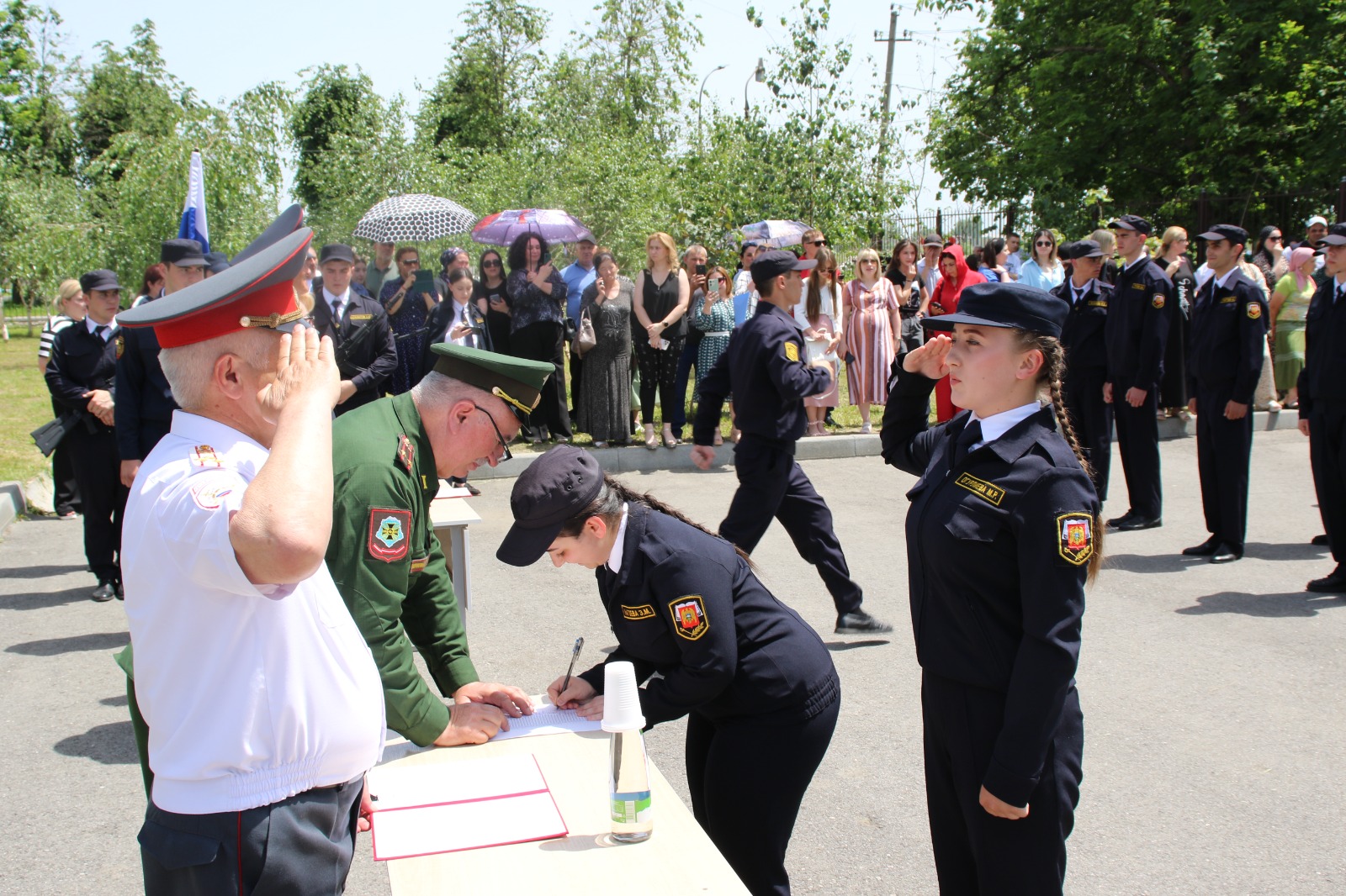 В гуманитарно-техническом колледже студенты приняли присягу