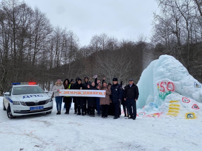 «Ледовое граффити» призывает жителей и гостей Кабардино-Балкарии соблюдать правила дорожной безопасности