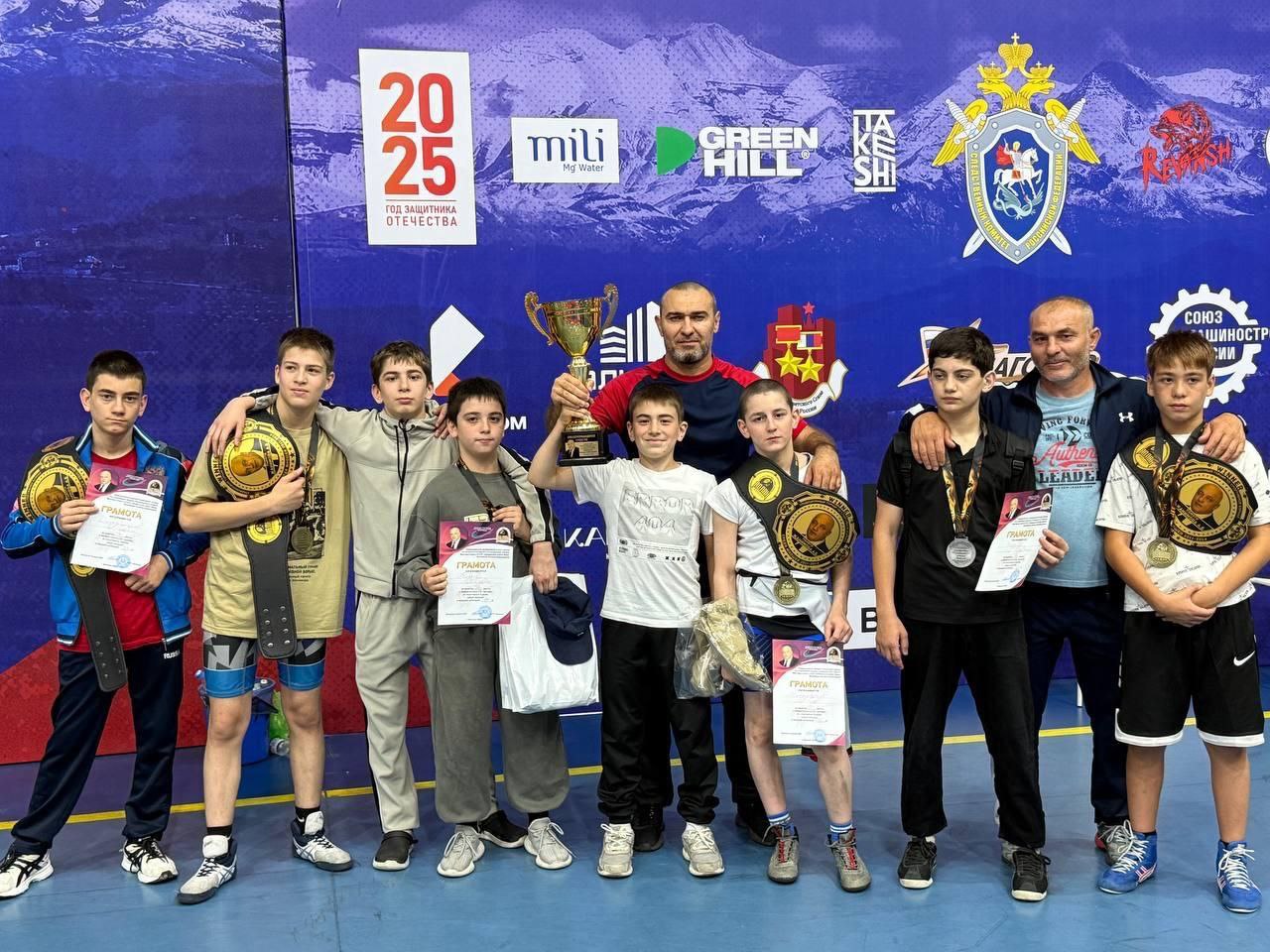 Юные борцы соревновались на турнире памяти Аслана Жанимова  