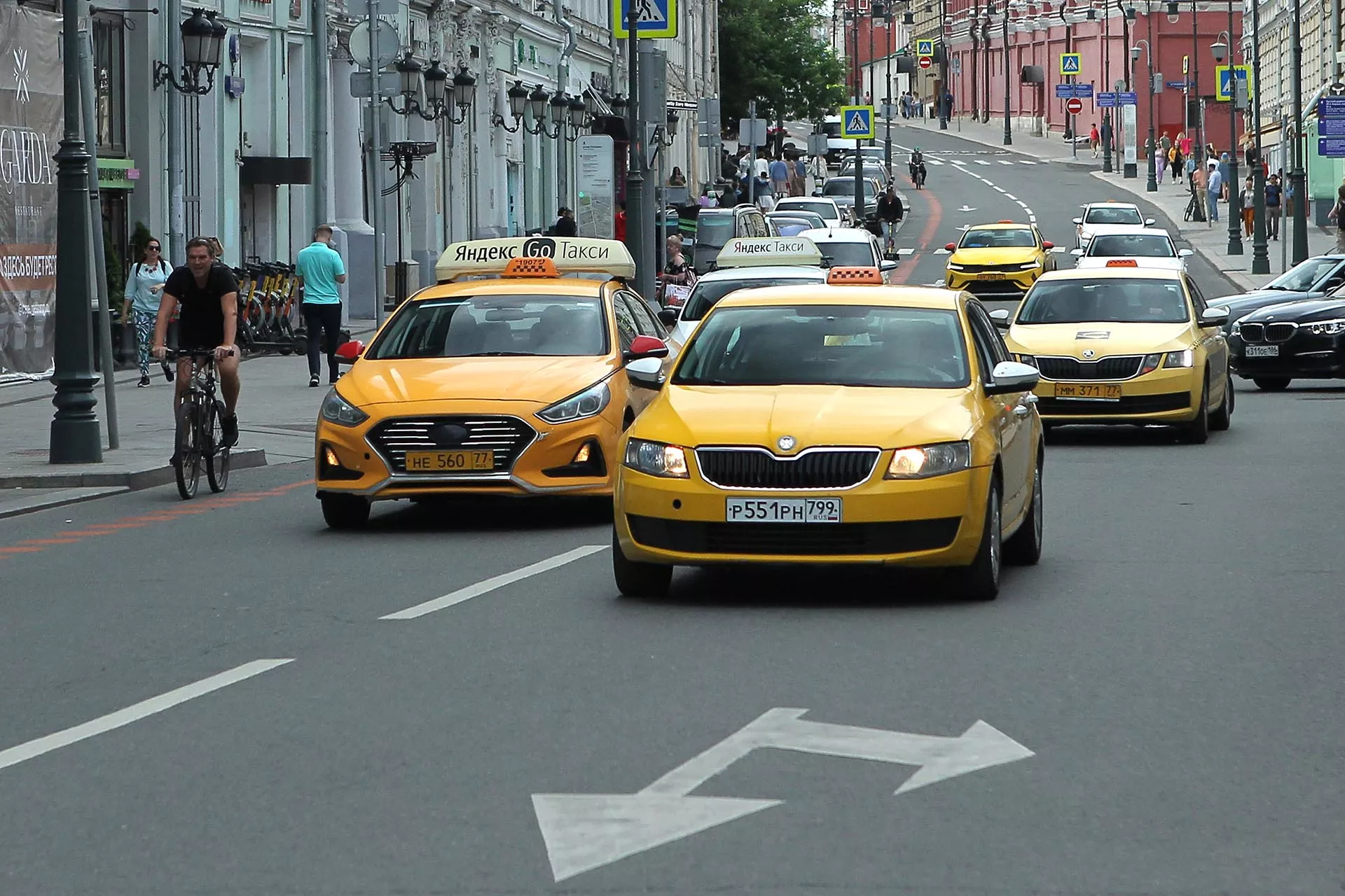 Введен запрет на работу в такси людям, имеющим более трех неоплаченных  штрафов