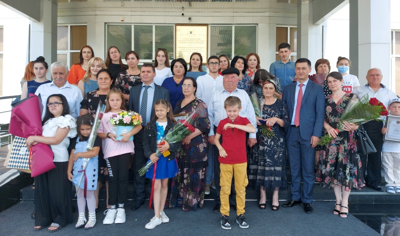 В день семьи, любви и верности в Баксанском районе чествовали образцовые семьи