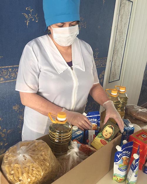 В Терском районе раздают продуктовые наборы нуждающимся школьникам