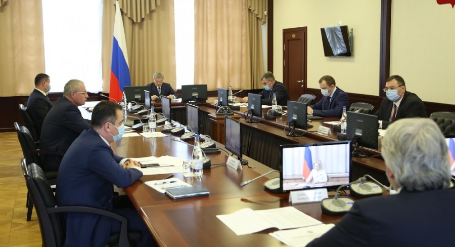 Глава КБР принял участие в заседании Совета при полномочном представителе Президента РФ в СКФО