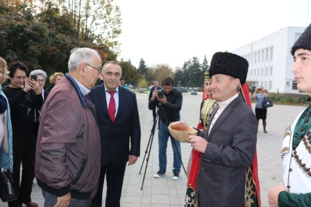 Участников международной конференции в Баксане встретили как дорогих гостей