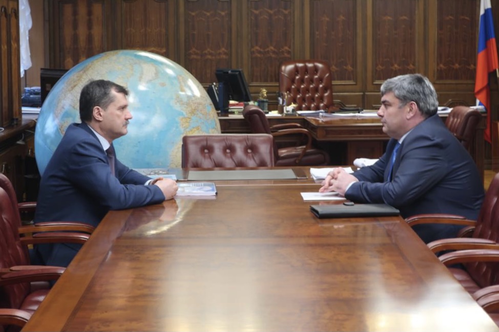 Глава КБР и руководитель Росавиации обсудили перспективы развития воздушного сообщения в республике 