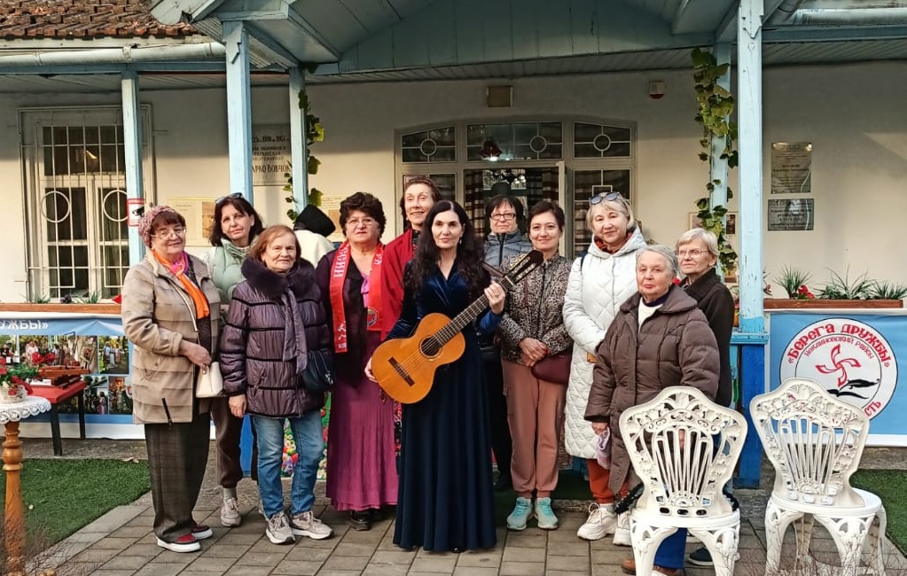 В Доме-музее Марко Вовчок побывали переселенцы из Херсонской области