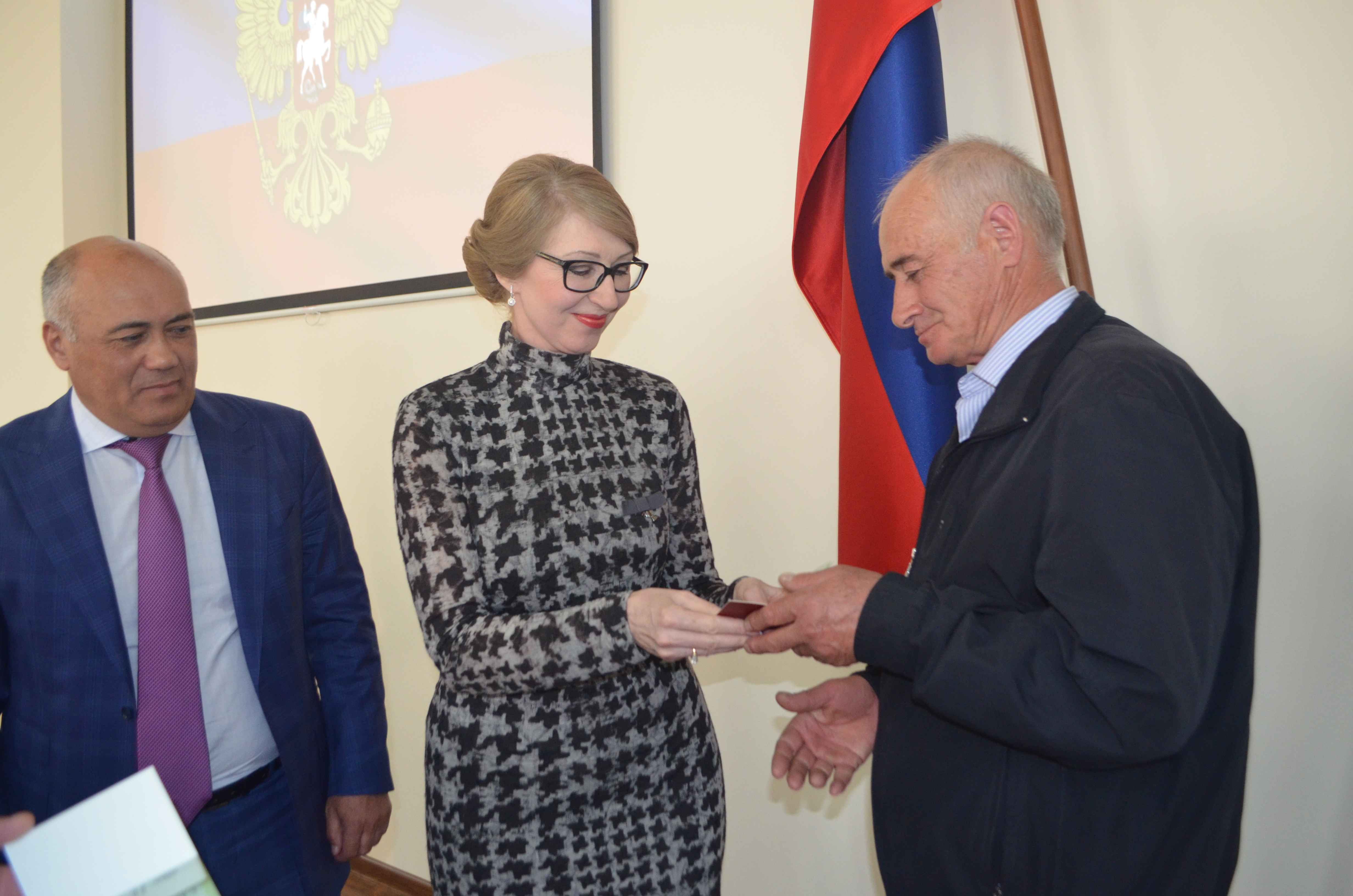 Награды лейтенанта Шомахова вернулись к его сыновьям спустя 70 лет