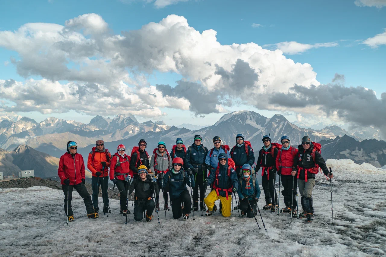 Победители четвертого сезона конкурса «Лидеры России» совершили восхождение на Эльбрус