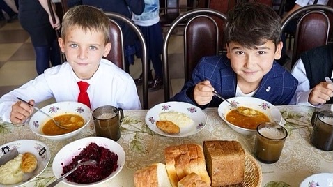 В Чегемском районе занимаются школьным питанием