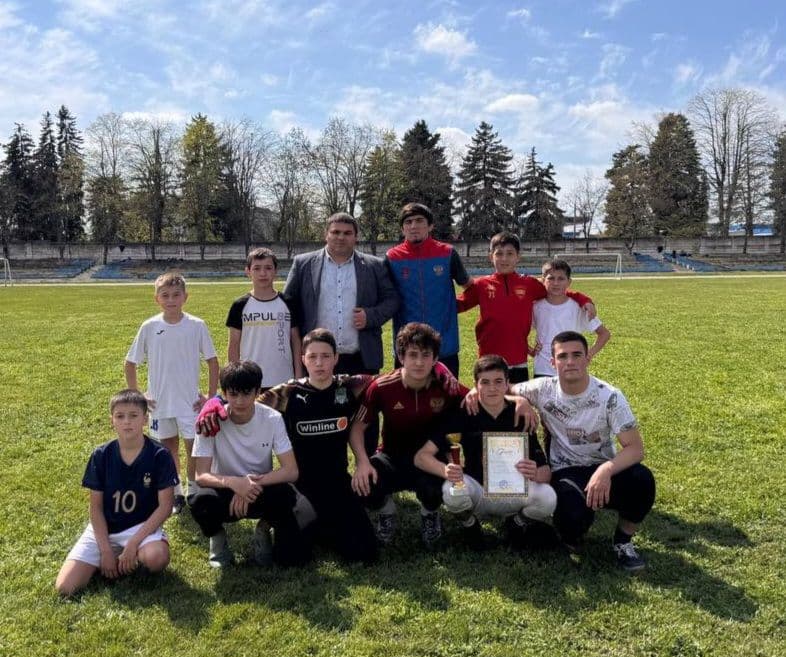 В Баксане завершился муниципальный этап соревнований "Кожаный мяч"