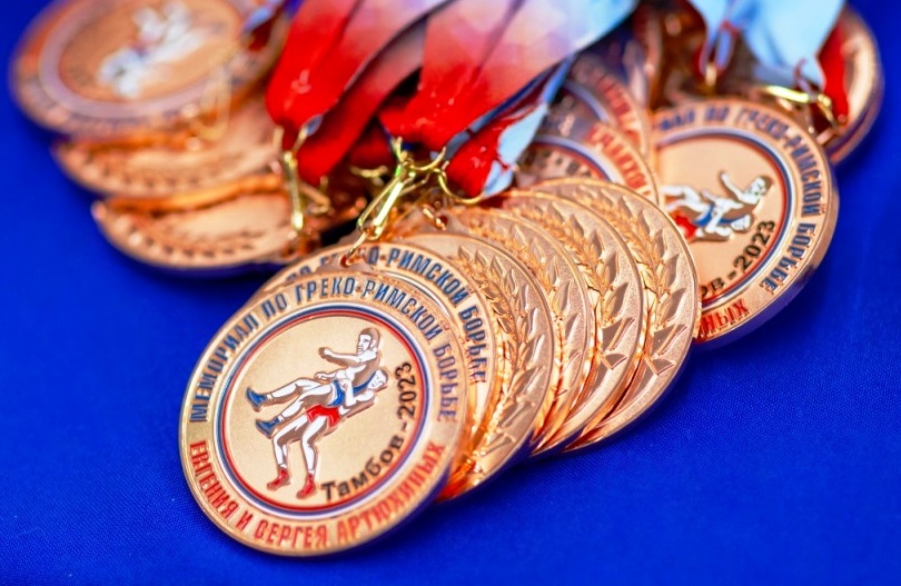 Борцы КБР успешно выступили на «Мемориале Артюхиных»