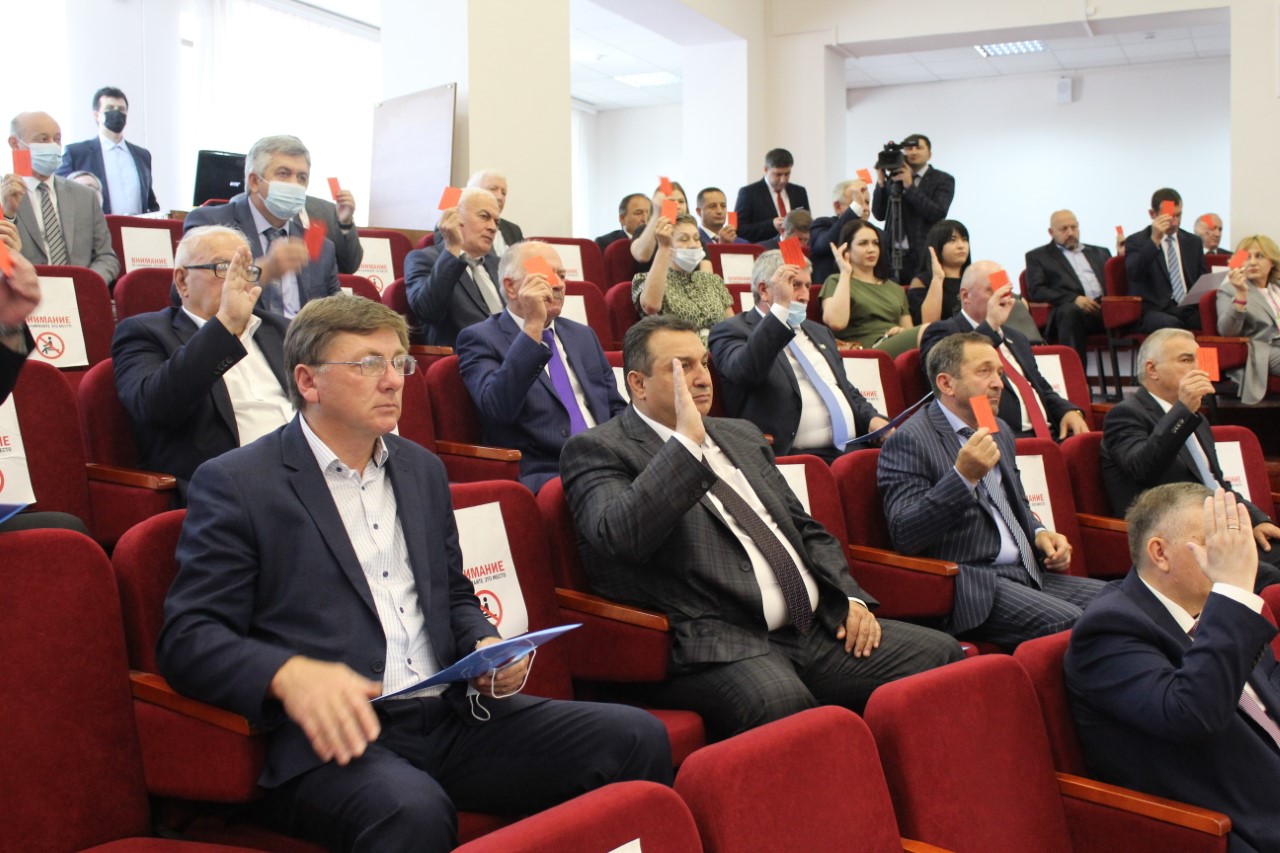 Глава КБР Казбек Коков провел конференцию регионального отделения партии «Единая Россия»