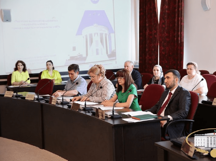 В Парламенте КБР выслушали предложения сотрудников КБГУ по развитию туристической отрасли