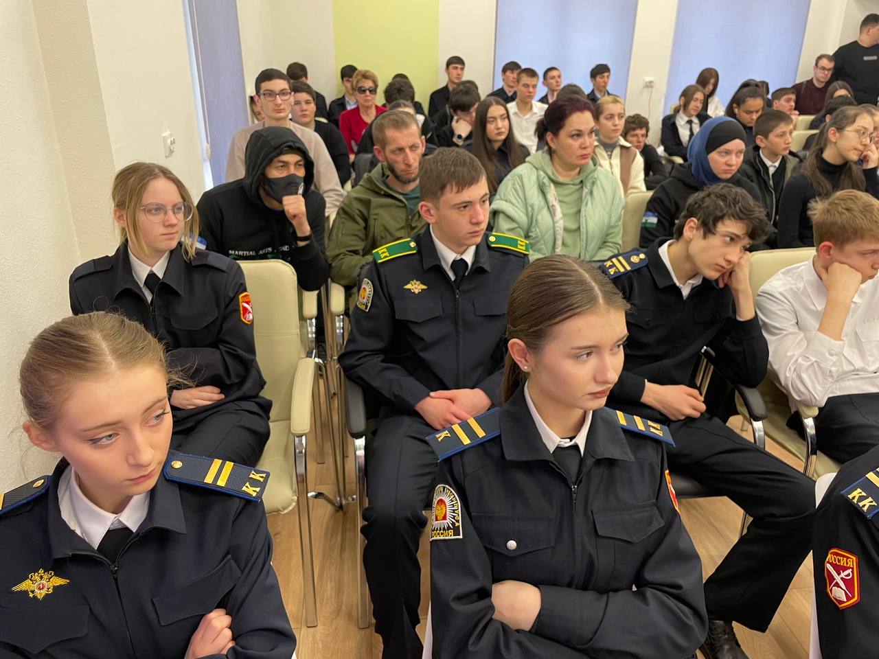 В Молодежном центре Эльбрусского района обсудили вопросы дорожной безопасности