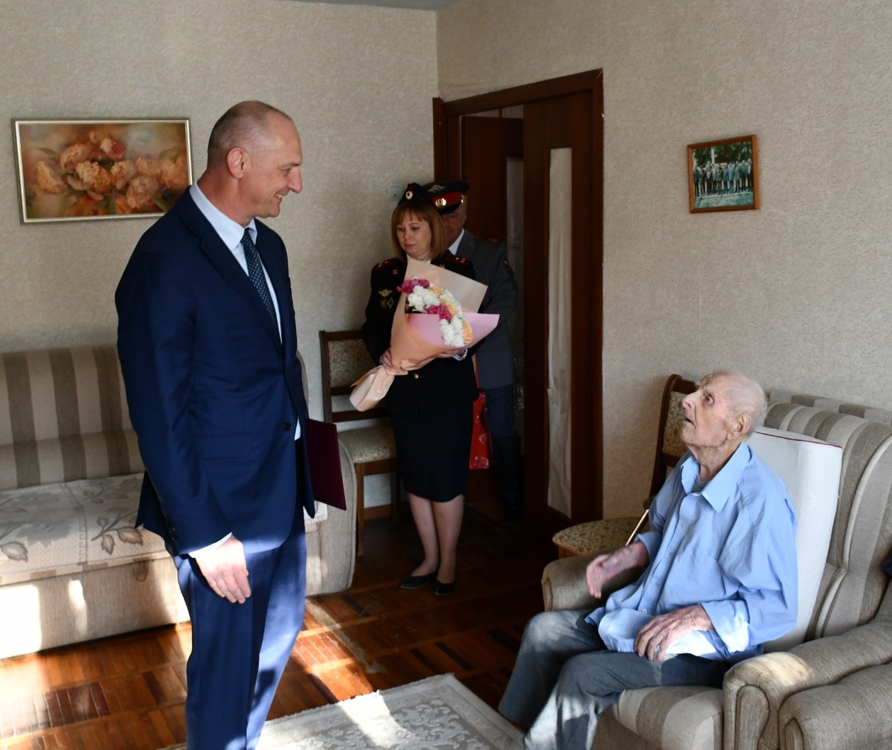 Полицейские навестили ветеранов Великой Отечественной войны