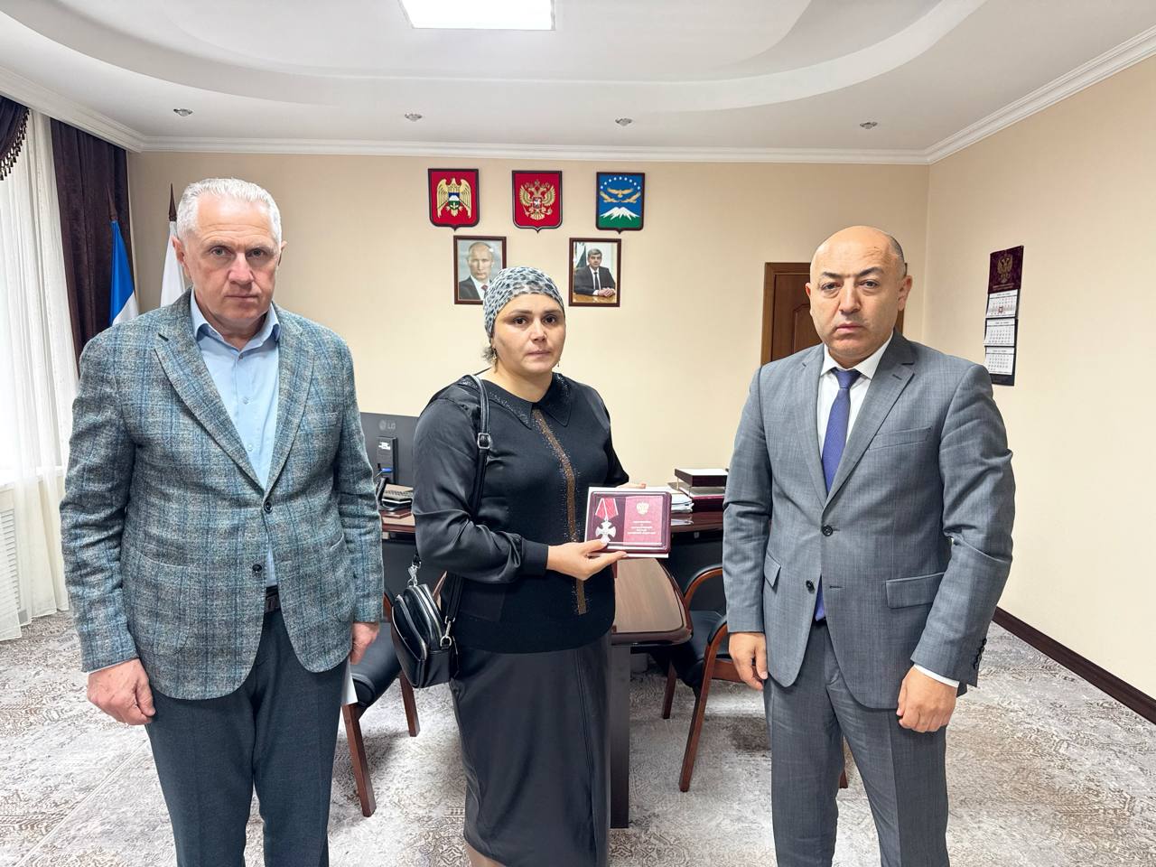 В Лескенском районе вручили ордена Мужества родным погибших бойцов