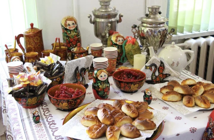 В Нальчике учащихся колледжа познакомили с русскими обычаями