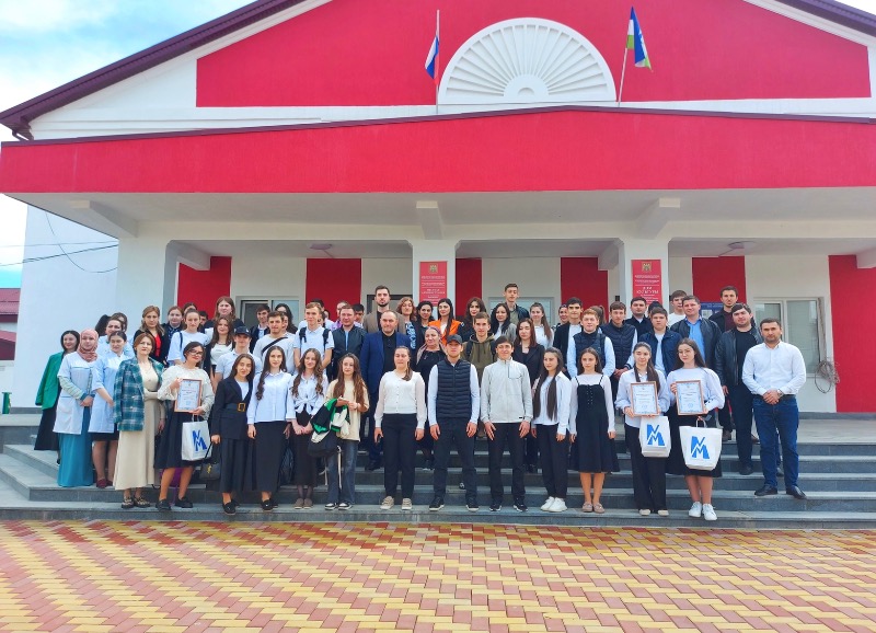 Азамат Люев провел рабочую встречу с молодежным активом и специалистами по молодежной политике Баксанского района