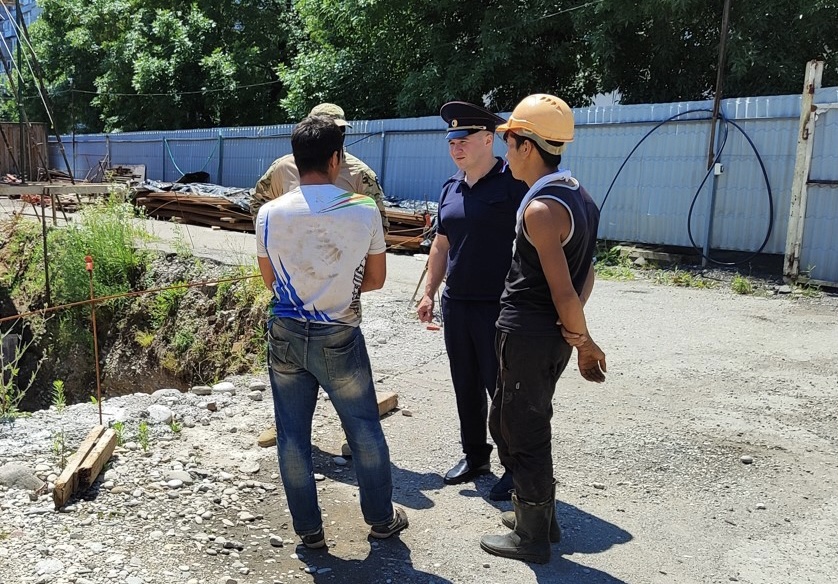 Полицейские Кабардино-Балкарии провели рейды по выявлению фактов нелегальной миграции 