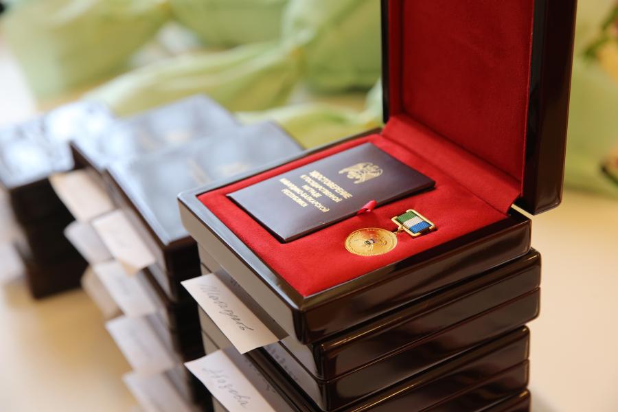 Глава КБР Казбек Коков вручил высокие награды в честь Дня государственности Кабардино-Балкарии