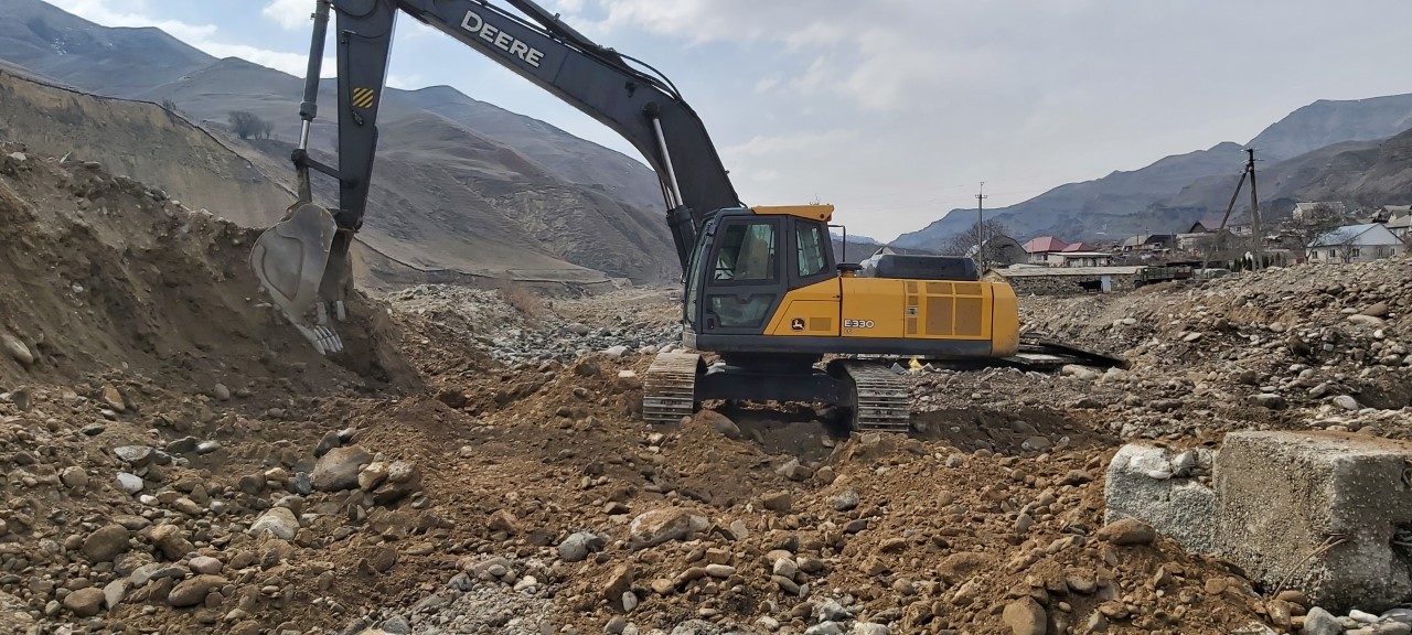 В Хабазе строят новый мост