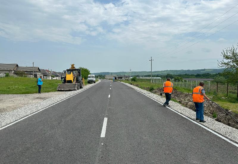 В селении Заргагиж улучшают освещение на дороге