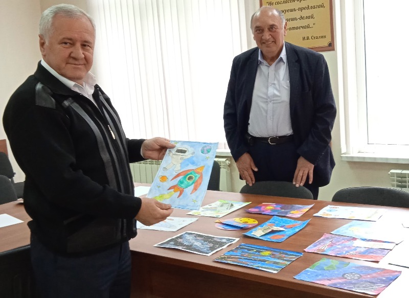 Нальчикские дети нарисовали космос