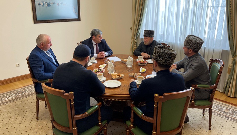 Глава КБР Казбек Коков провел рабочую встречу с Хазраталием Дзасежевым