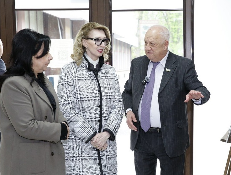 В Национальном музее КБР открылась экспозиция в память о Владимире Жириновском