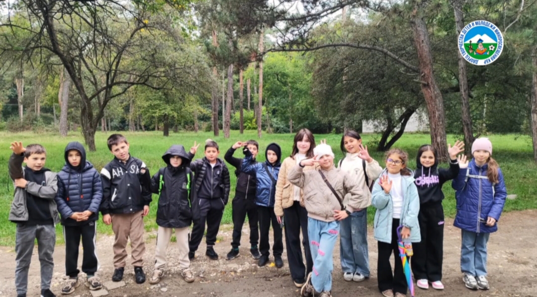 Юные туристы-краеведы познакомились с Нальчиком