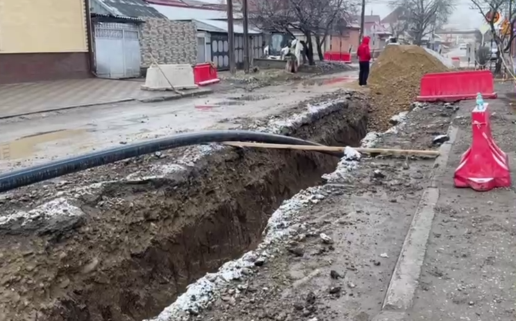 На улице Щорса меняют водопроводные и канализационные трубы