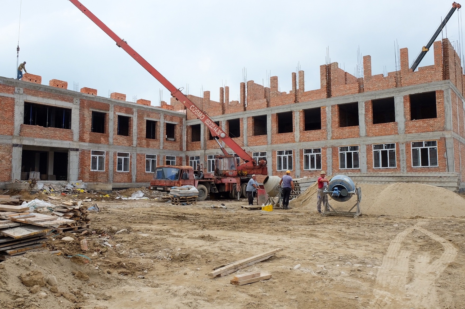 В Чегеме строят школу  