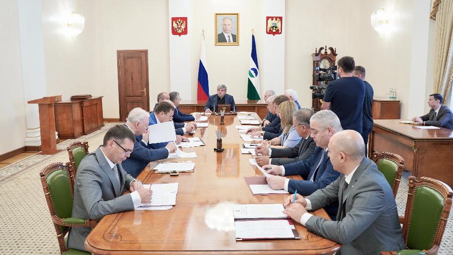 Казбек Коков провел «муниципальный час»