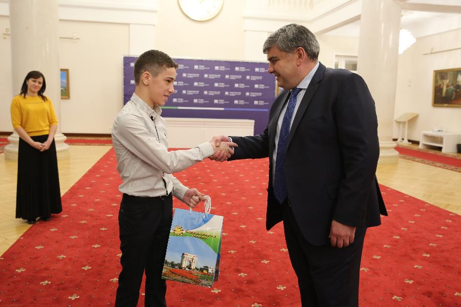 Казбек Коков исполнил новогодние мечты с «Елки желаний»