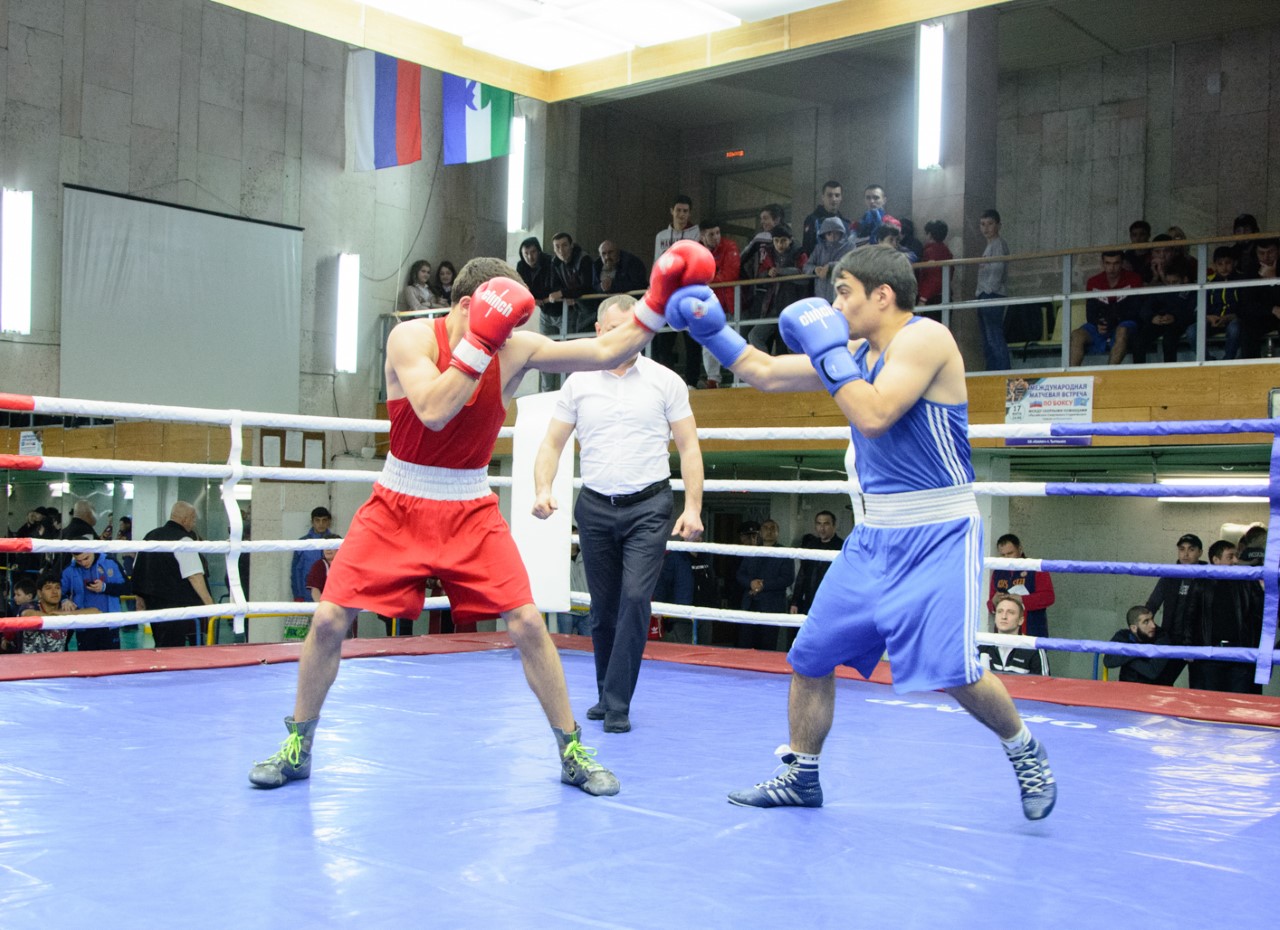 Четверо боксеров из КБР одержали победу на турнире памяти Ахмата Доттуева