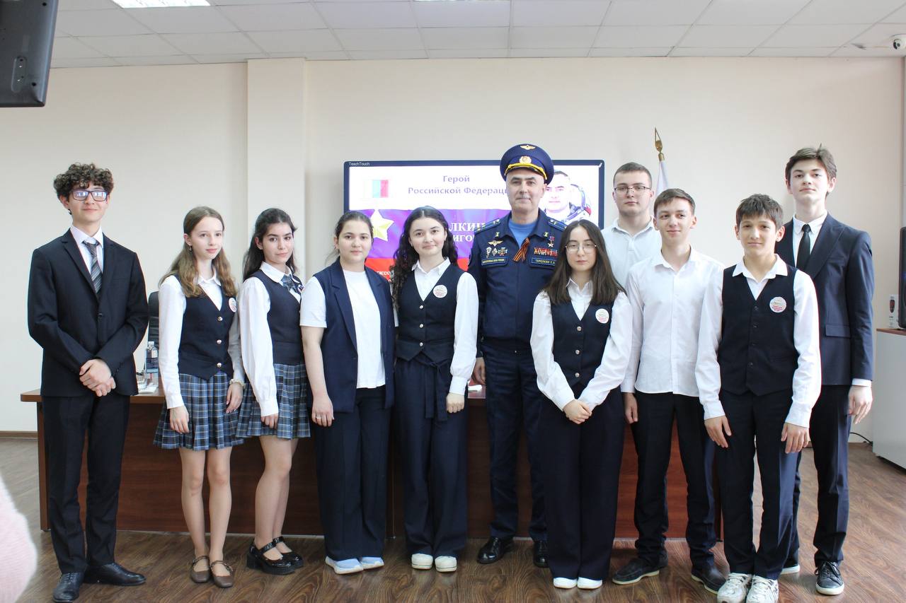 Космонавт Евгений Тарелкин посетил «Солнечный город»